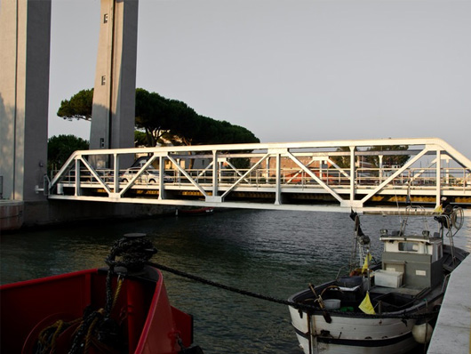 Chiusura del Ponte II Giugno di Fiumicino